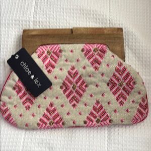 EMBROIDERED TAPESTRY CLUTCH WITH WOODEN HANDLES